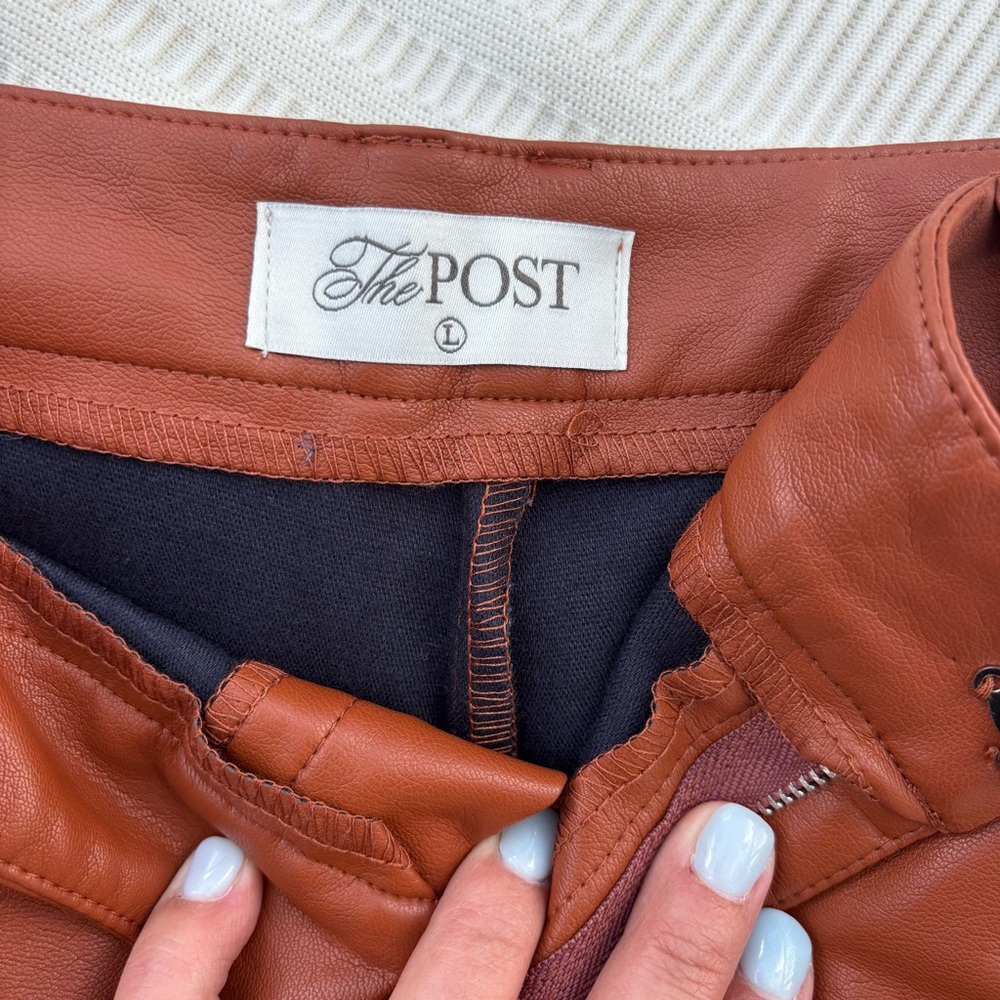 The Post Faux Leather Shorts - Picture 2 of 3